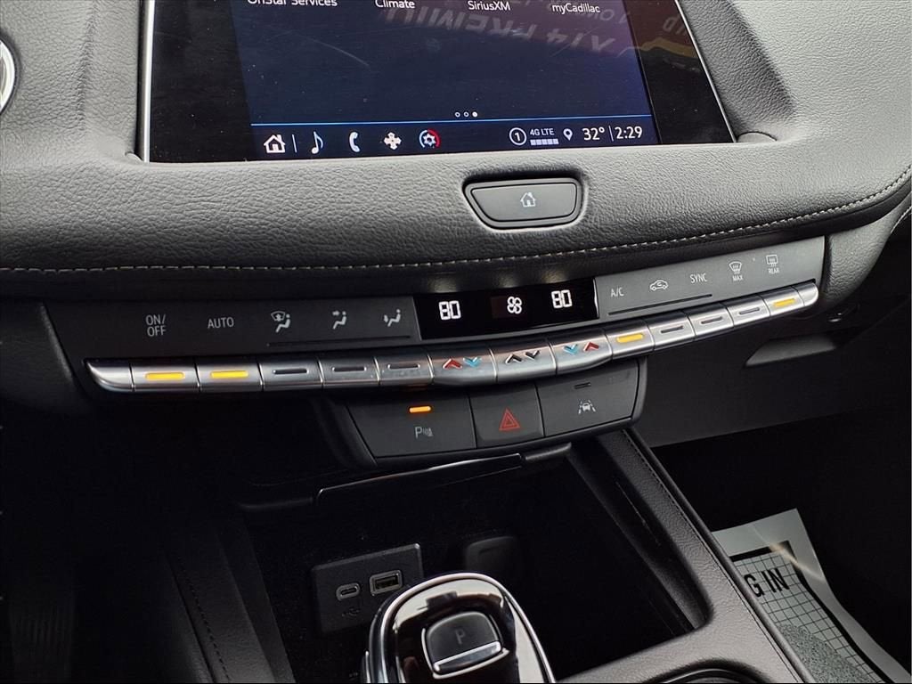 2023 Cadillac XT4 Premium Luxury