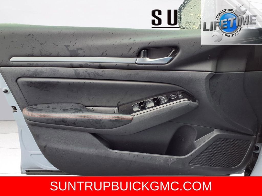 2025 Nissan Altima SR