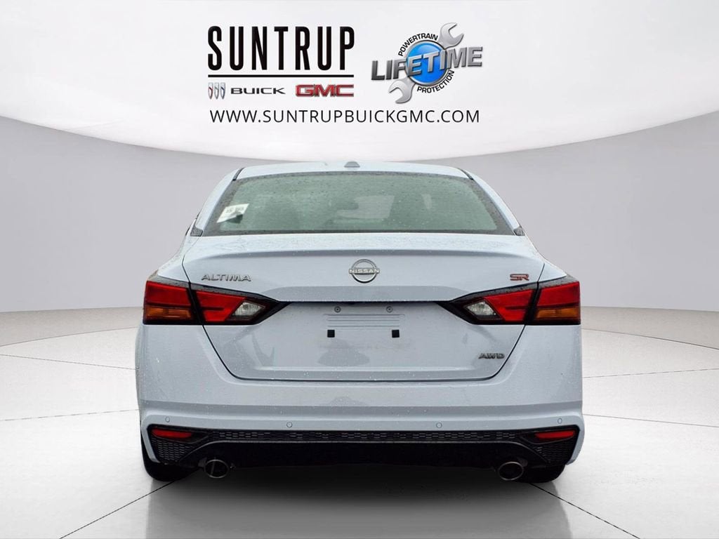 2025 Nissan Altima SR