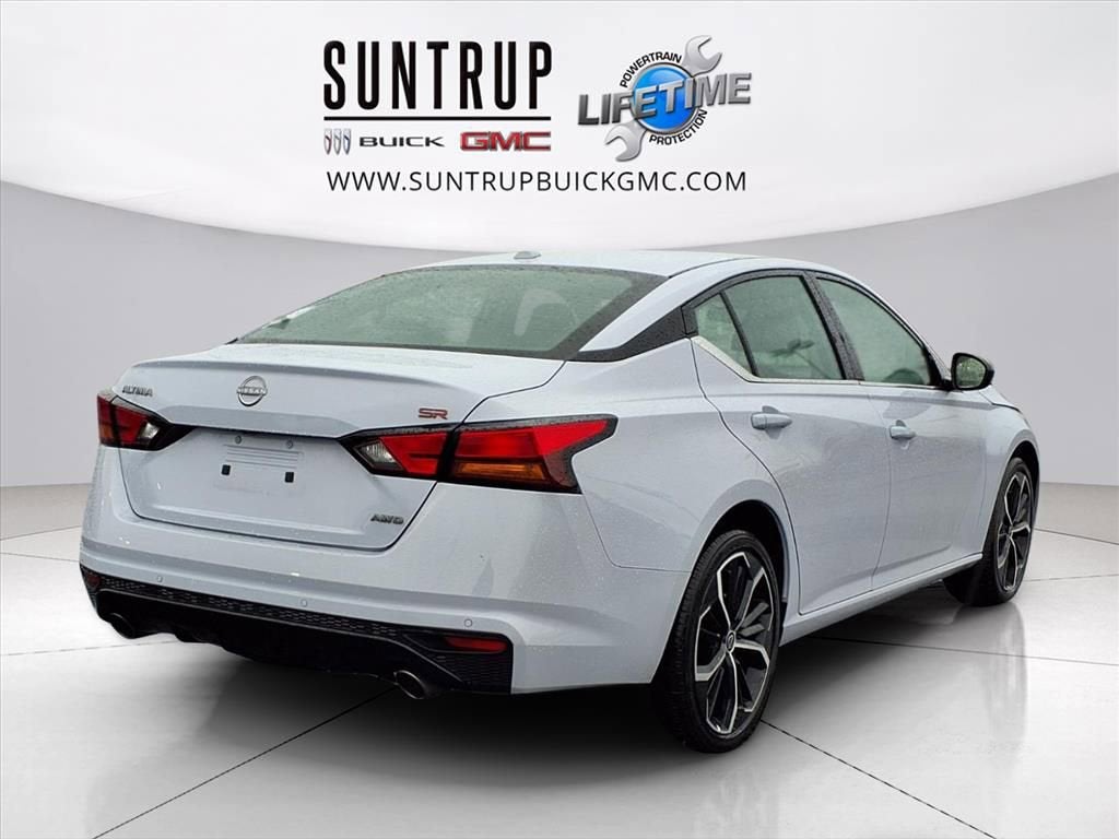 2025 Nissan Altima SR