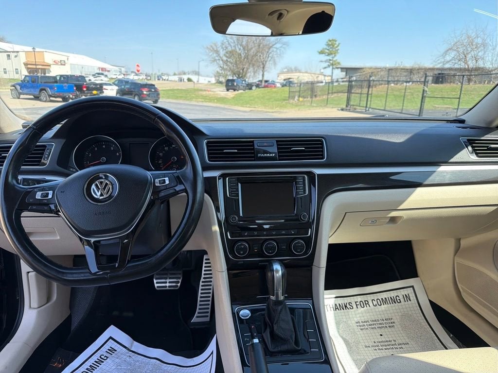 2019 Volkswagen Passat 2.0T SE R-Line