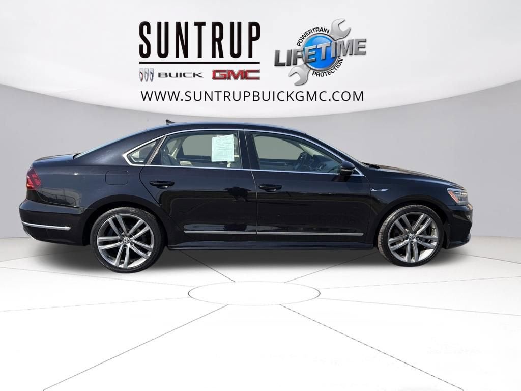 2019 Volkswagen Passat 2.0T SE R-Line