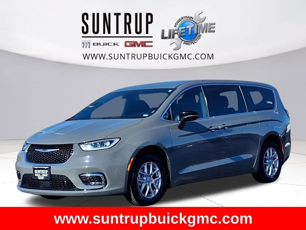 2025 Chrysler Pacifica Select