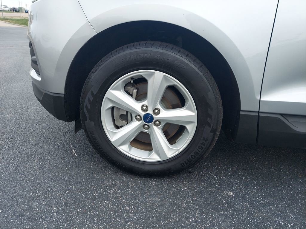 2022 Ford Edge SE