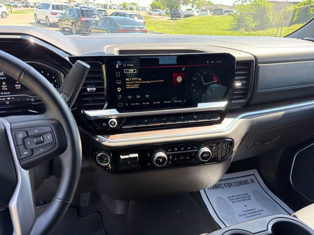 2025 GMC Sierra 1500 SLT