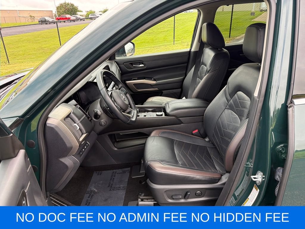 2023 Nissan Pathfinder Platinum