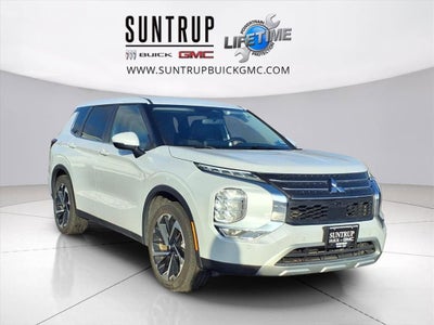 2024 Mitsubishi Outlander SE