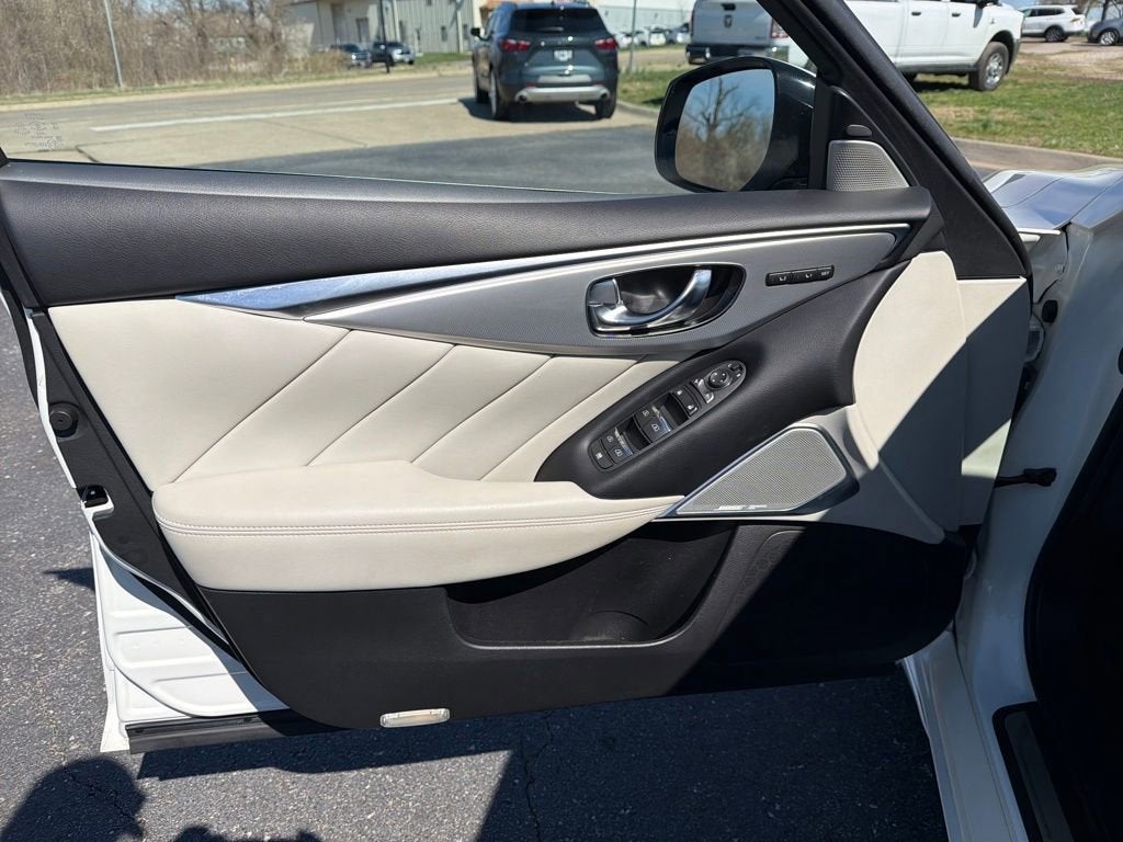 2023 INFINITI Q50 LUXE