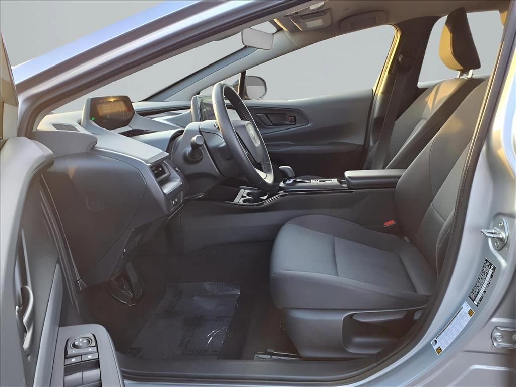 2025 Toyota Prius LE