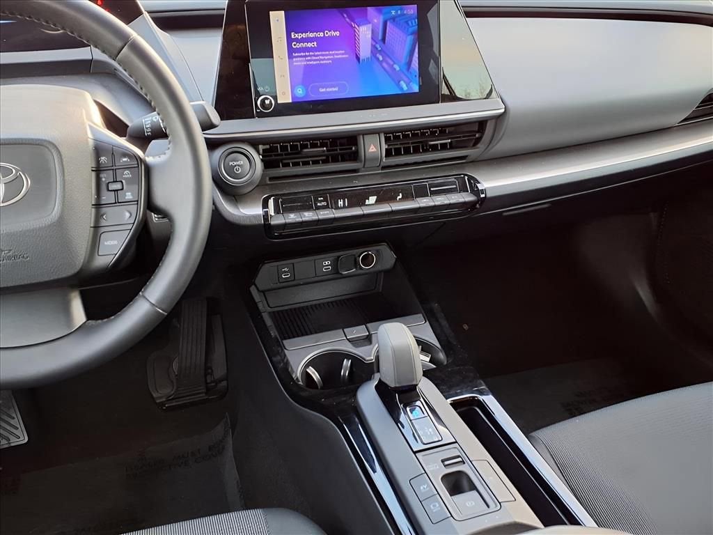2025 Toyota Prius LE