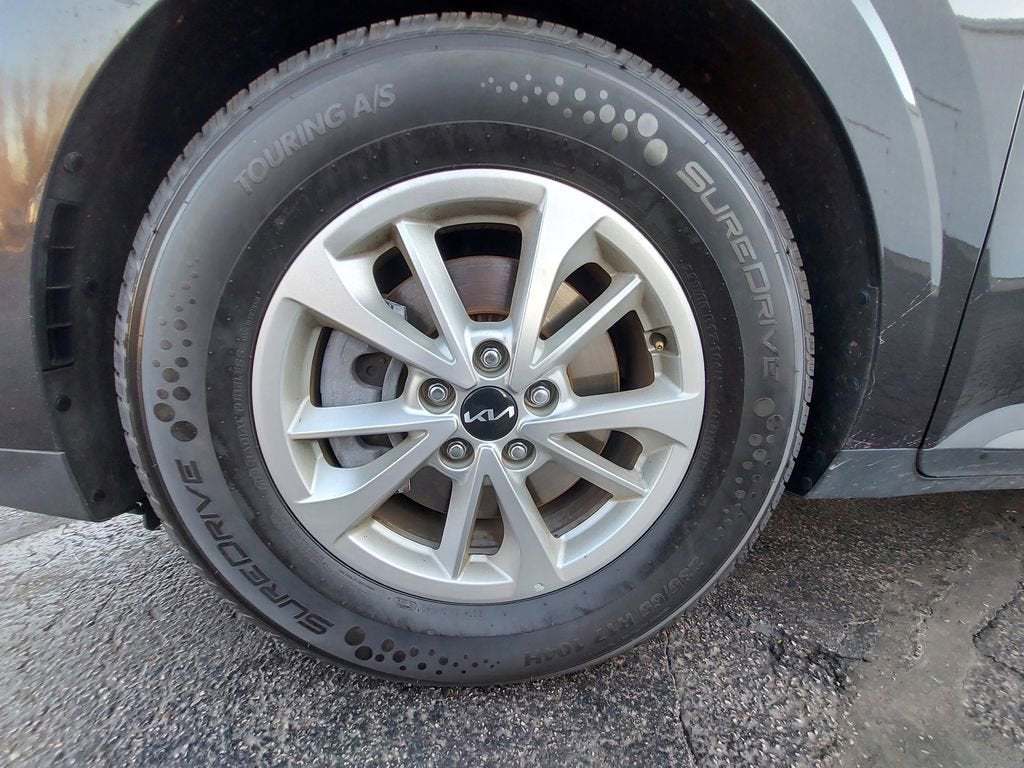 2024 Kia Carnival LX