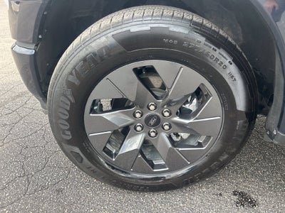 2025 Ford F-150 Lightning Lariat