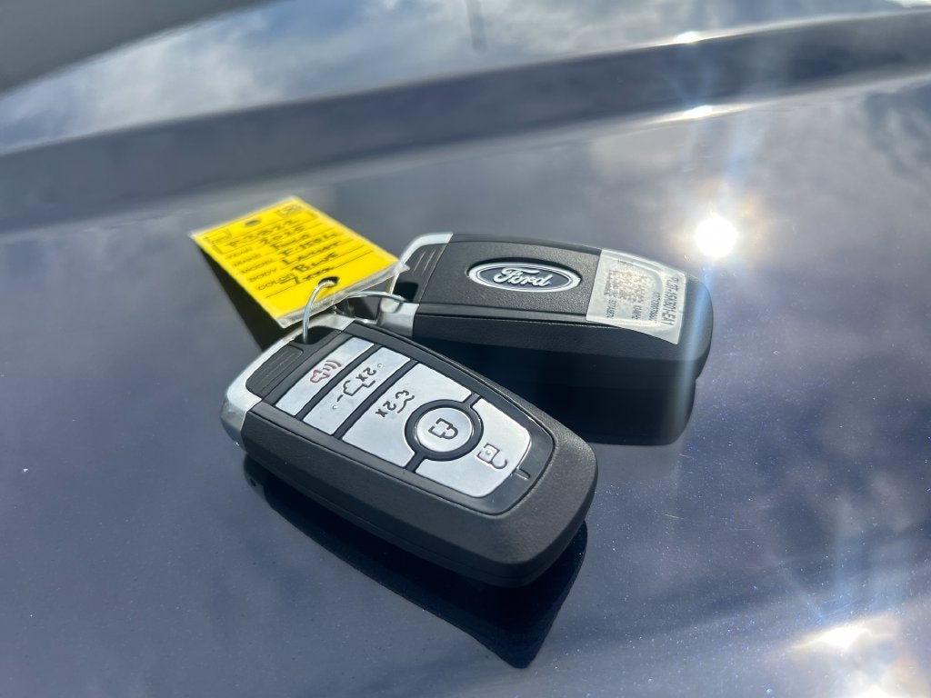 2025 Ford F-150 Lightning Lariat
