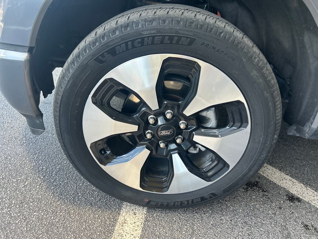 2025 Ford F-150 Lightning Platinum