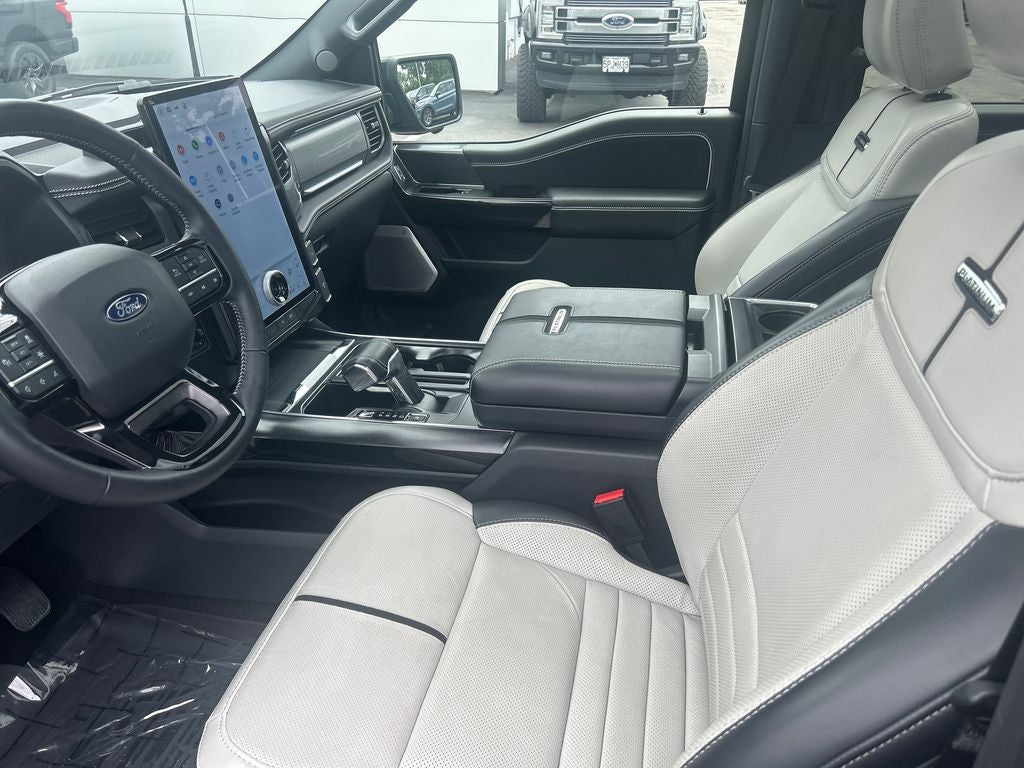 2025 Ford F-150 Lightning Platinum