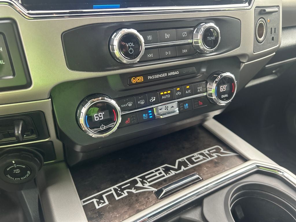 2022 Ford F-350SD Lariat