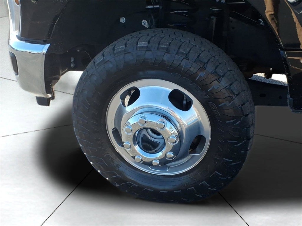 2025 Ford F-350SD Lariat DRW