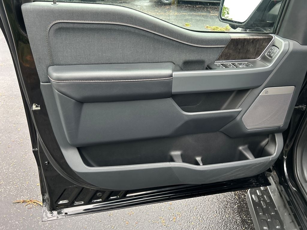 2022 Ford F-150 Lightning Lariat