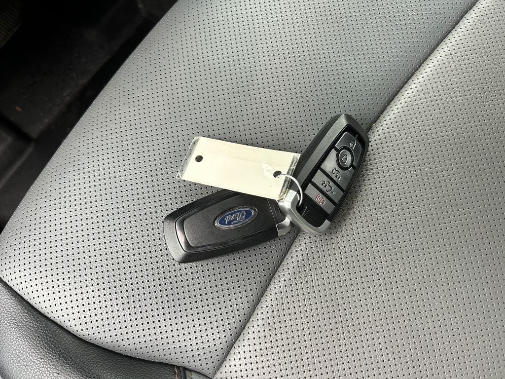 2022 Ford F-150 Lightning Lariat