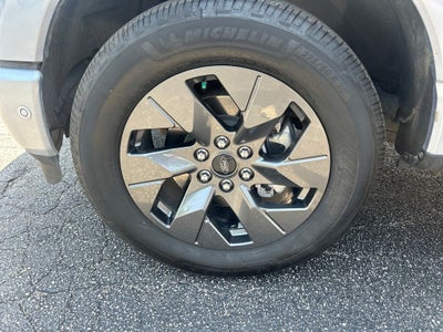 2022 Ford F-150 Lightning Lariat