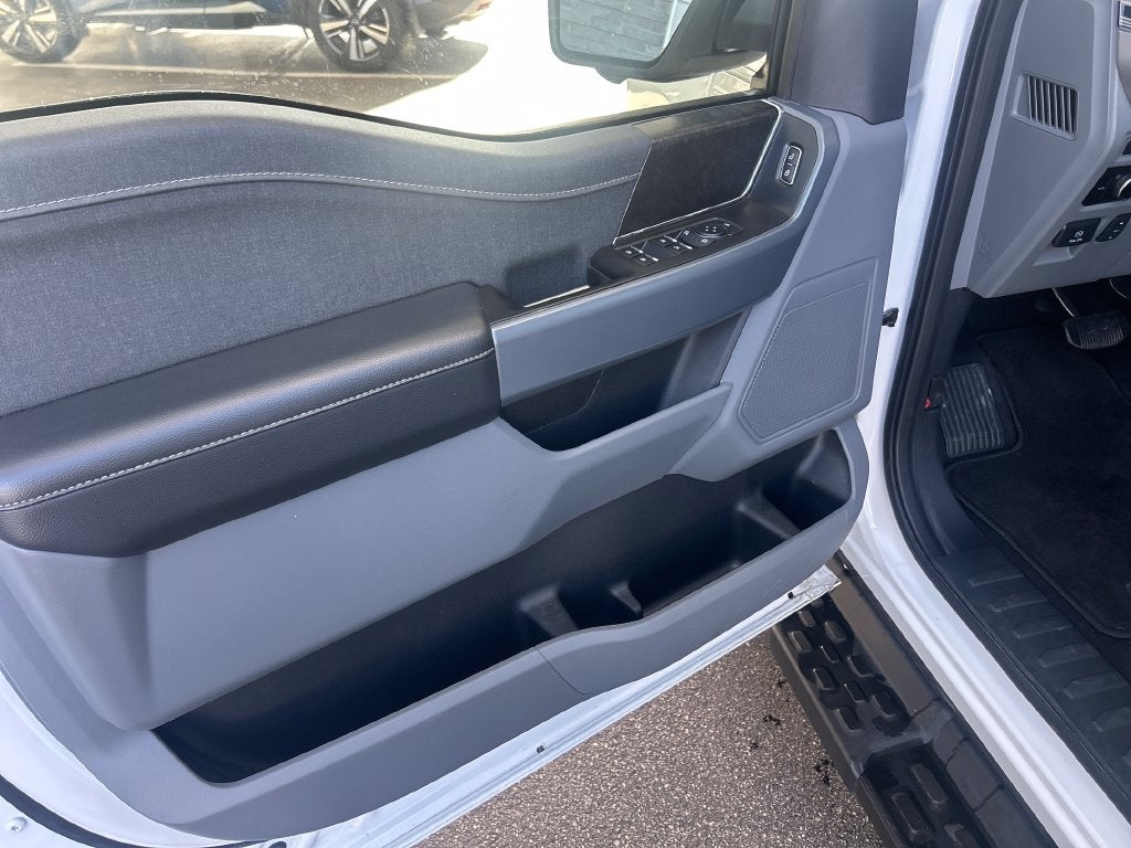 2023 Ford F-150 Lightning XLT
