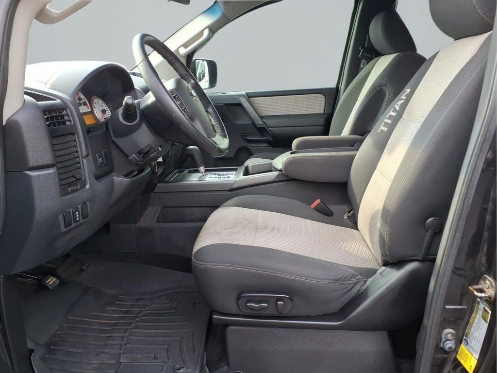 2012 Nissan Titan SV