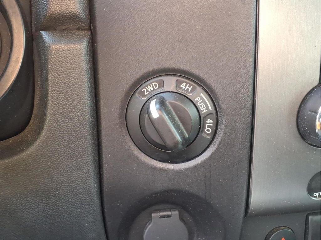 2012 Nissan Titan SV