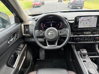 2023 Nissan Pathfinder Platinum