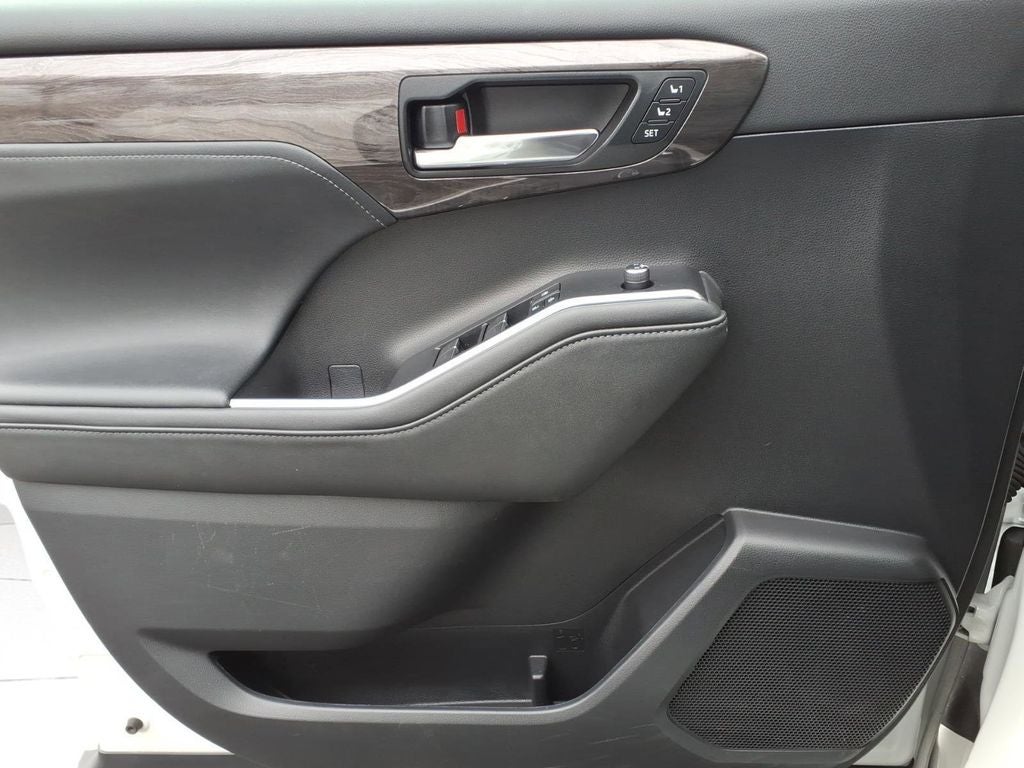 2020 Toyota Highlander Platinum