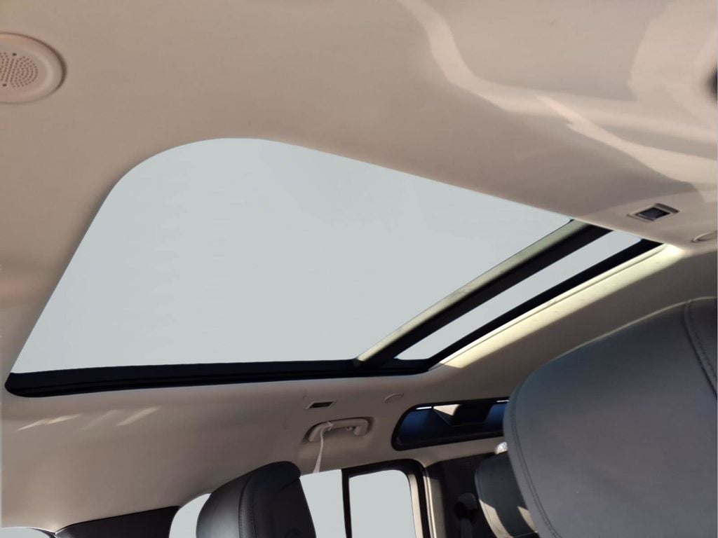 2020 Land Rover Defender 110 SE