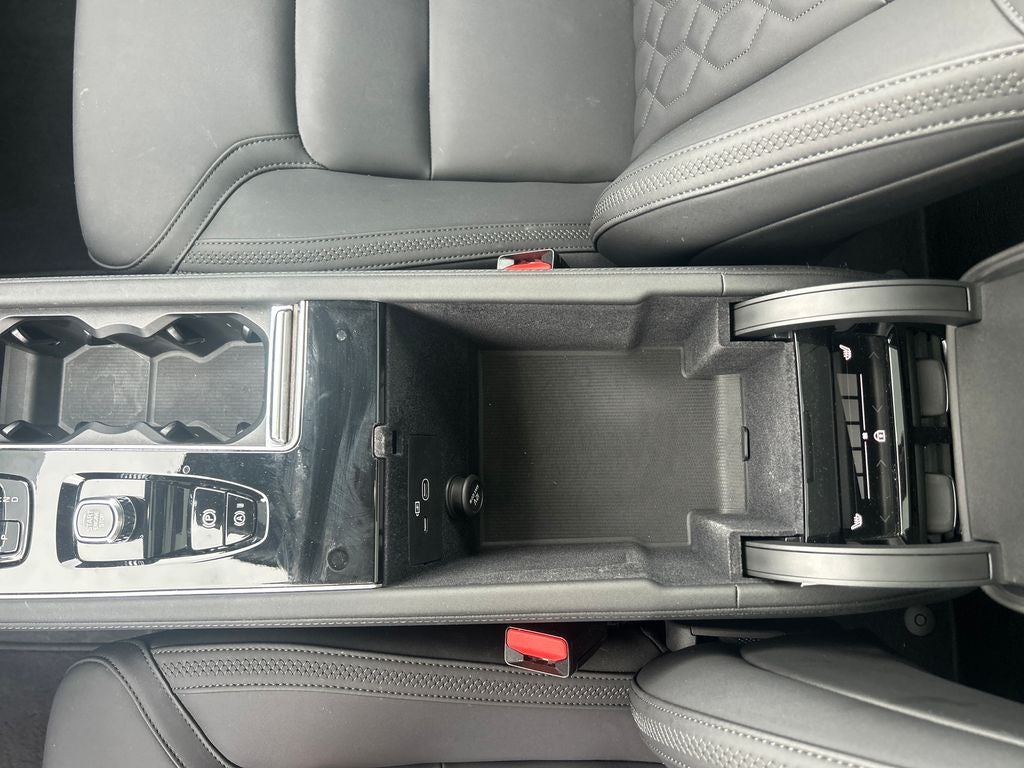 2025 Volvo XC90 B5 Plus 2025.5