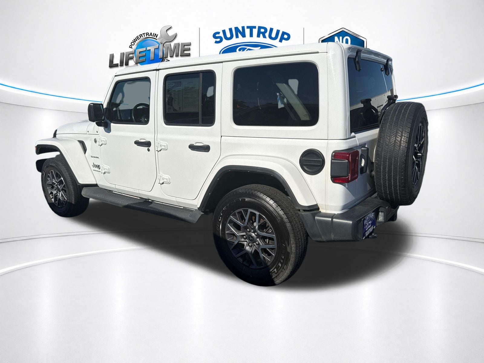 2024 Jeep Wrangler Sahara 4D 4X4 Hardtop