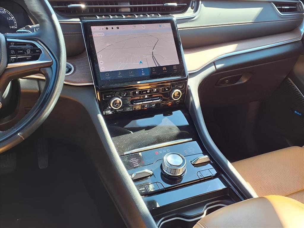 2022 Jeep Grand Cherokee Summit