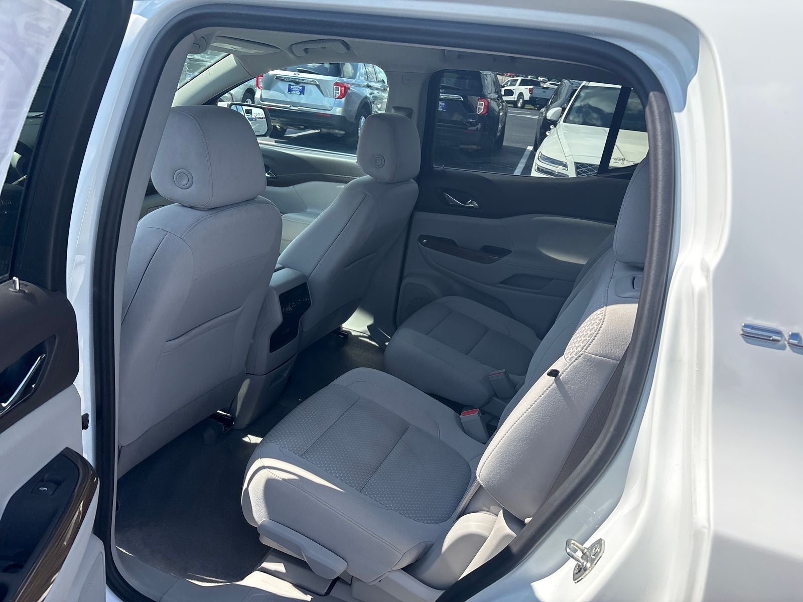 2022 GMC Acadia SLE