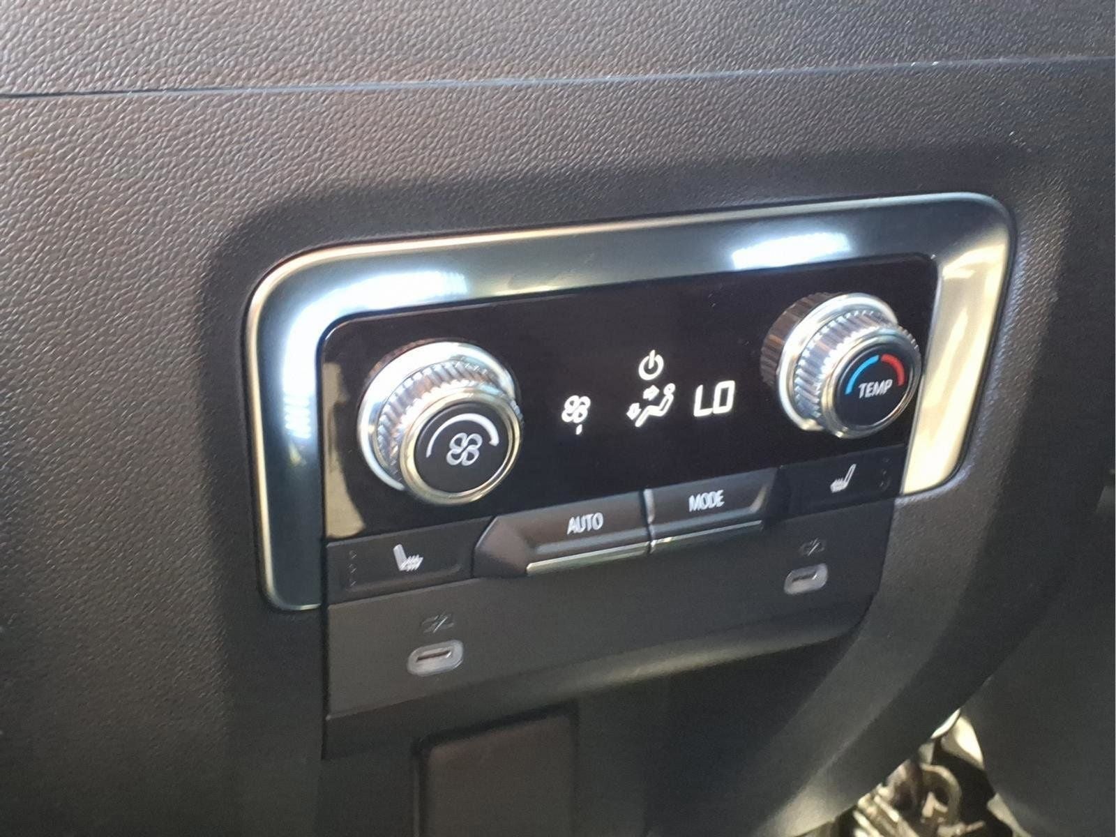 2024 GMC Yukon XL AT4