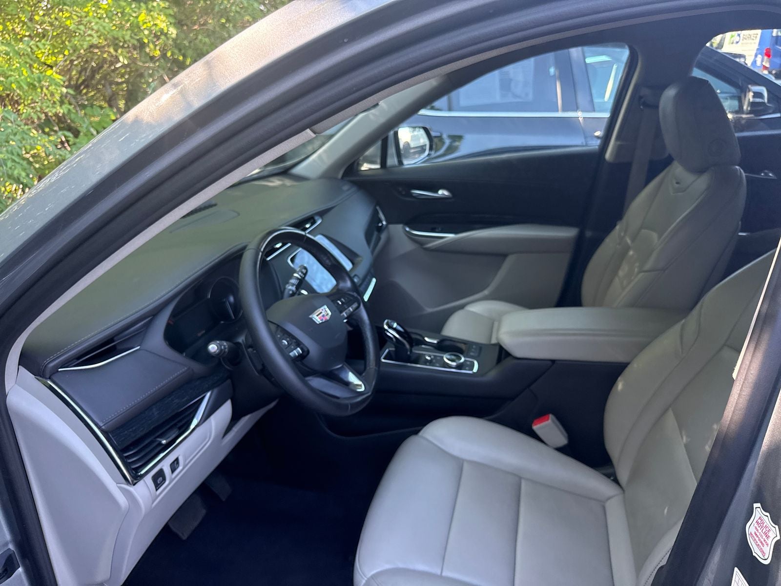 2023 Cadillac XT4 Premium Luxury
