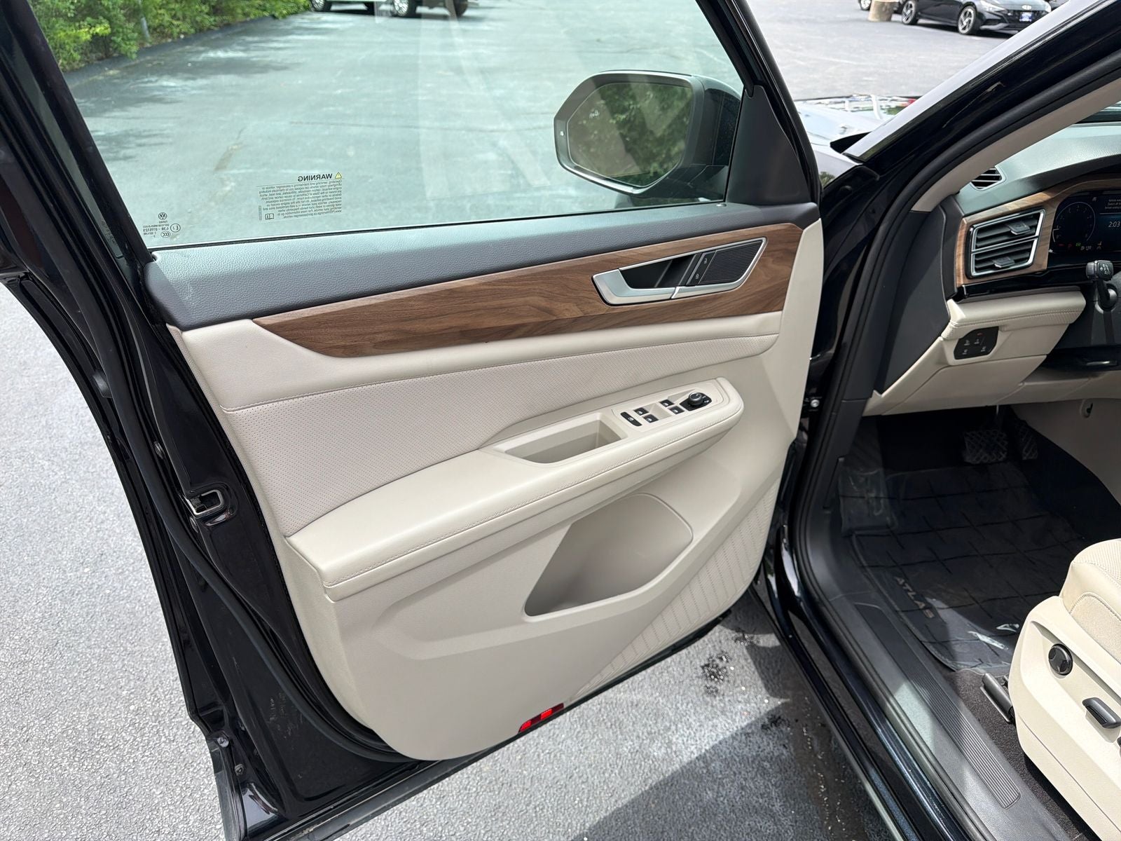 2024 Volkswagen Atlas 2.0T SE