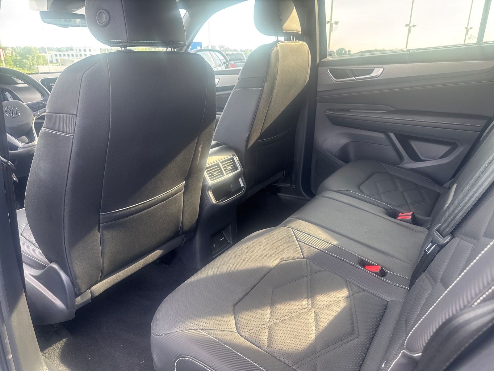 2025 Volkswagen Atlas Cross Sport 2.0T SE w/Technology