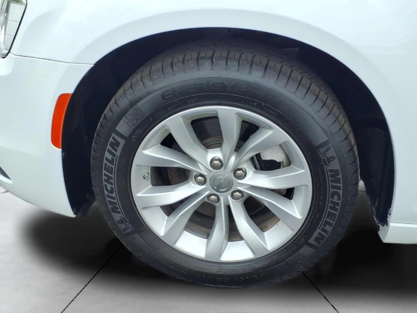 2023 Chrysler 300 Touring