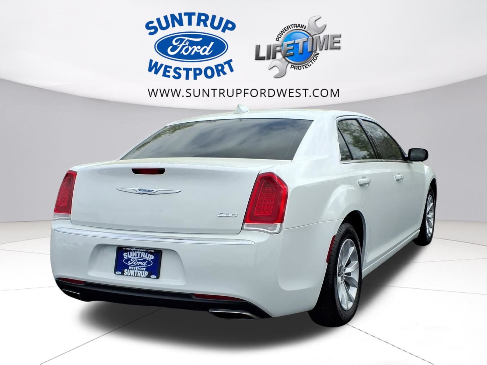 2023 Chrysler 300 Touring