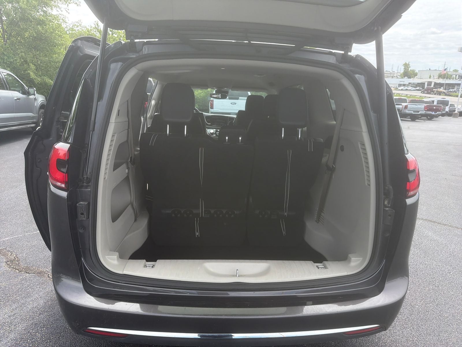 2022 Chrysler Pacifica Touring L