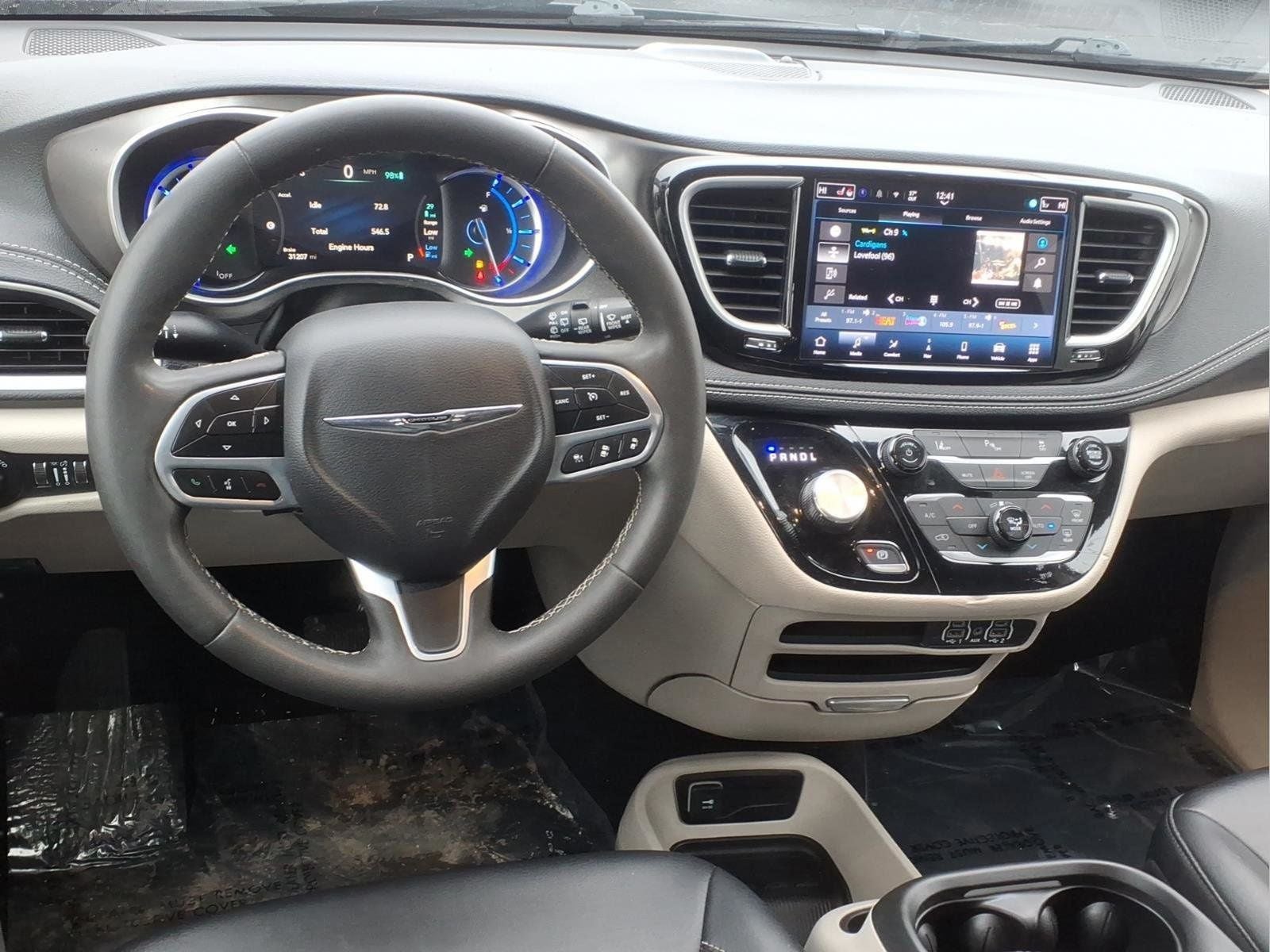 2024 Chrysler Pacifica Hybrid Select