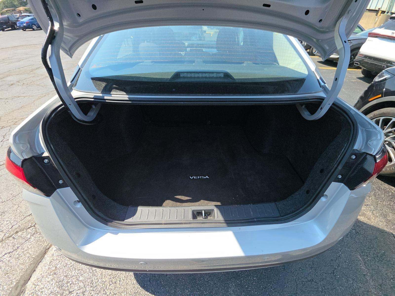 2024 Nissan Versa 1.6 SV