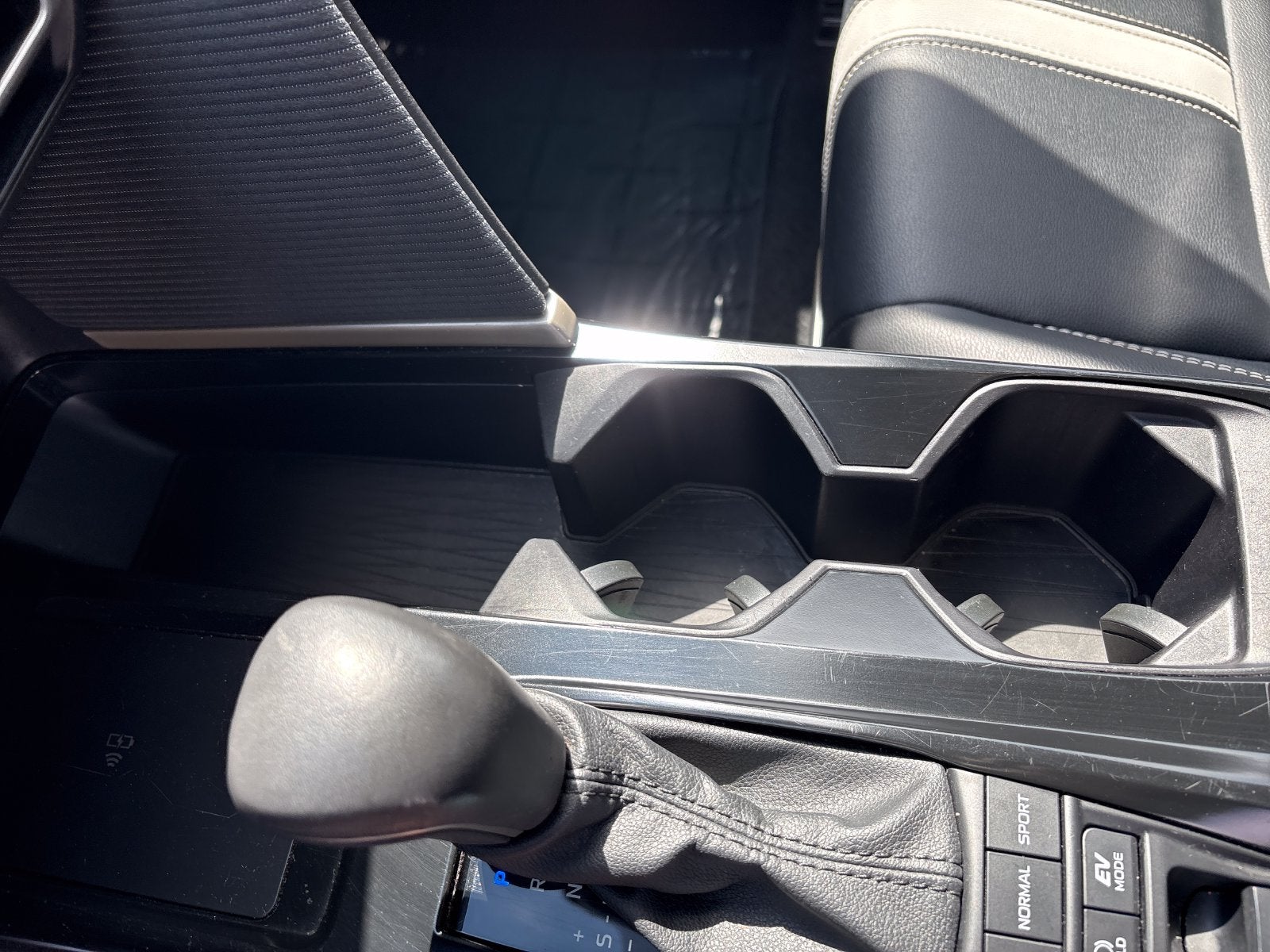 2025 Toyota Camry SE Hybrid