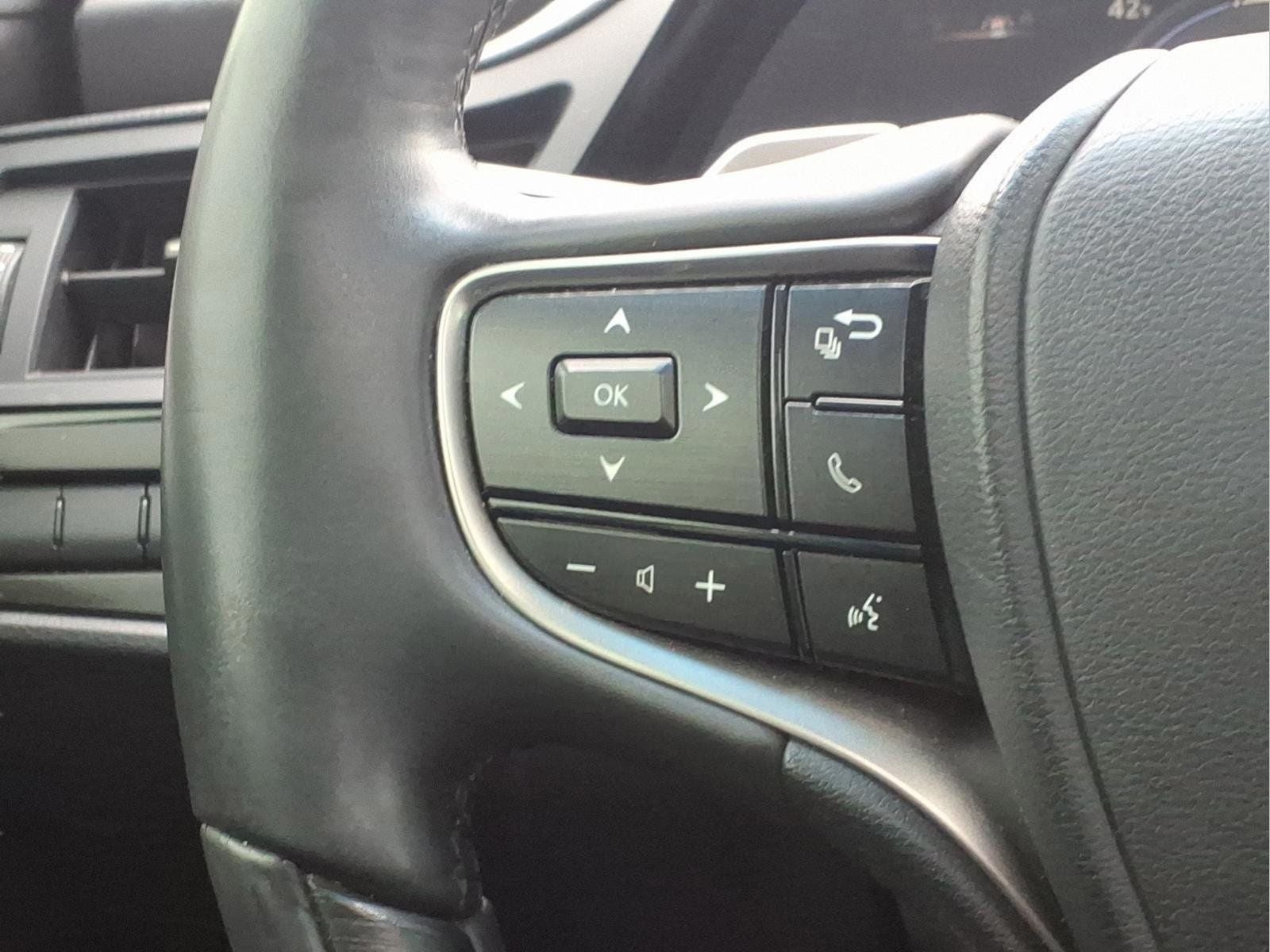 2022 Lexus ES 300h Luxury