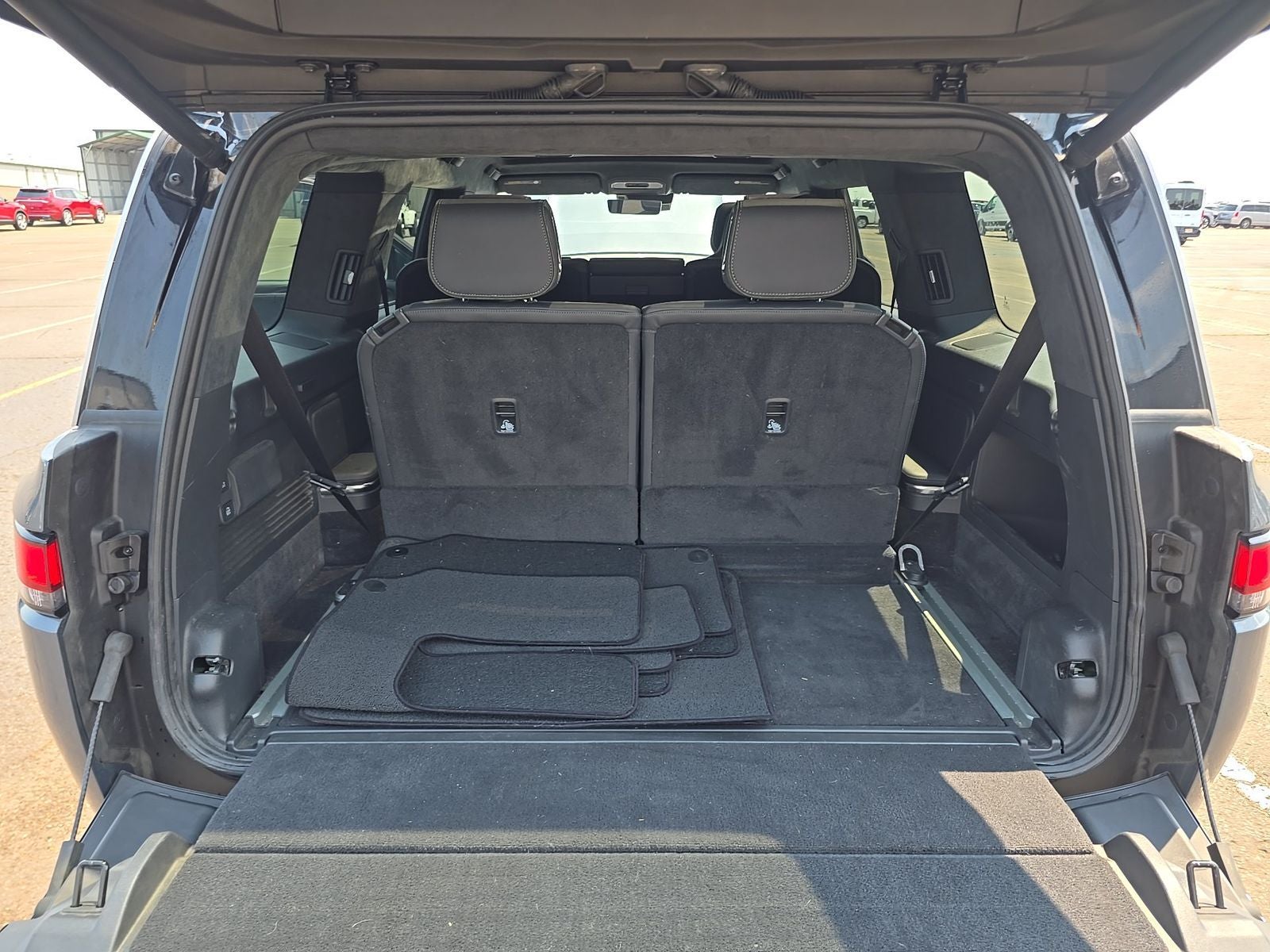 2025 Rivian R1S Adventure Dual Motor Standard Pack
