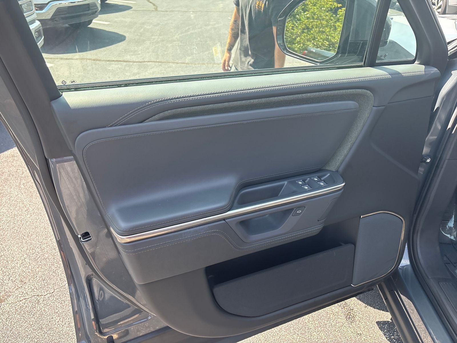 2025 Rivian R1S Adventure Dual Motor Standard Pack