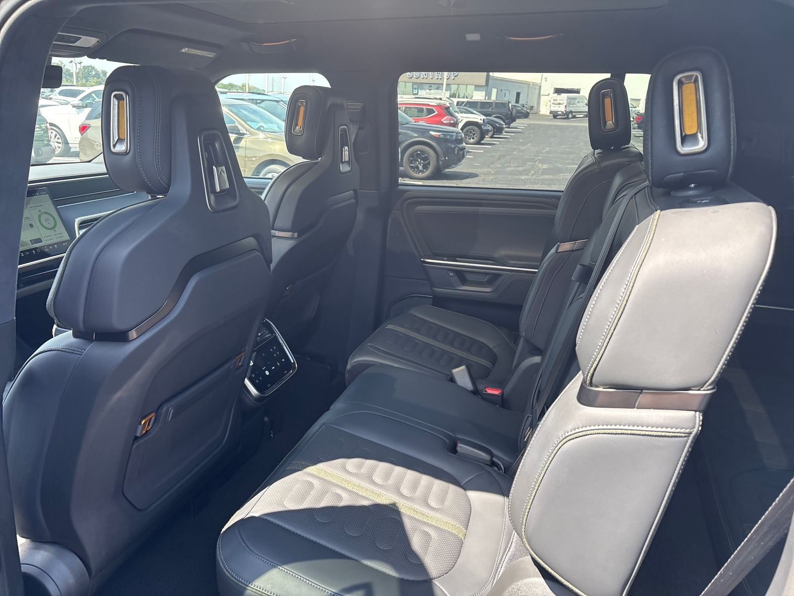 2025 Rivian R1S Adventure Dual Motor Standard Pack