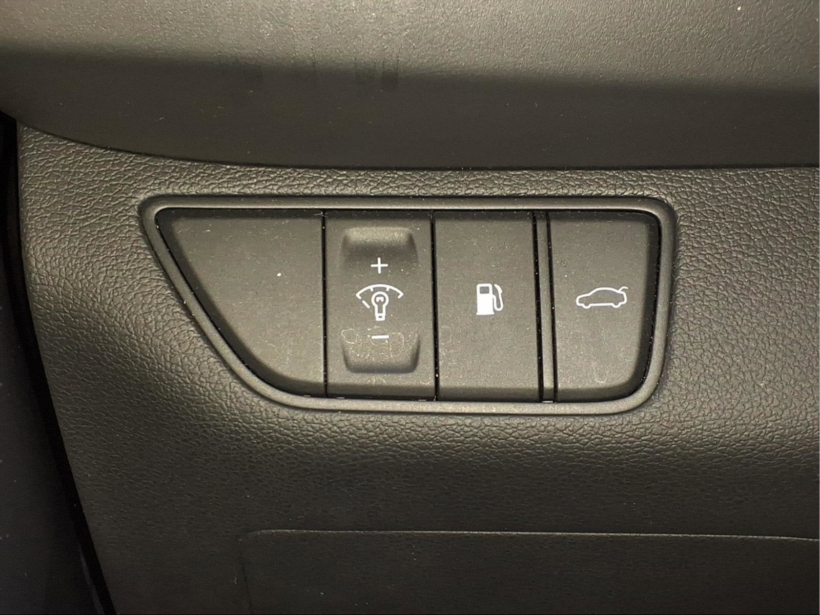 2022 Genesis G70 2.0T