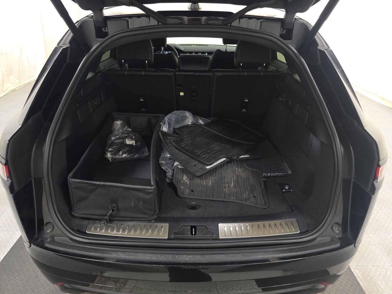 2023 Land Rover Range Rover Velar R-Dynamic S MHEV